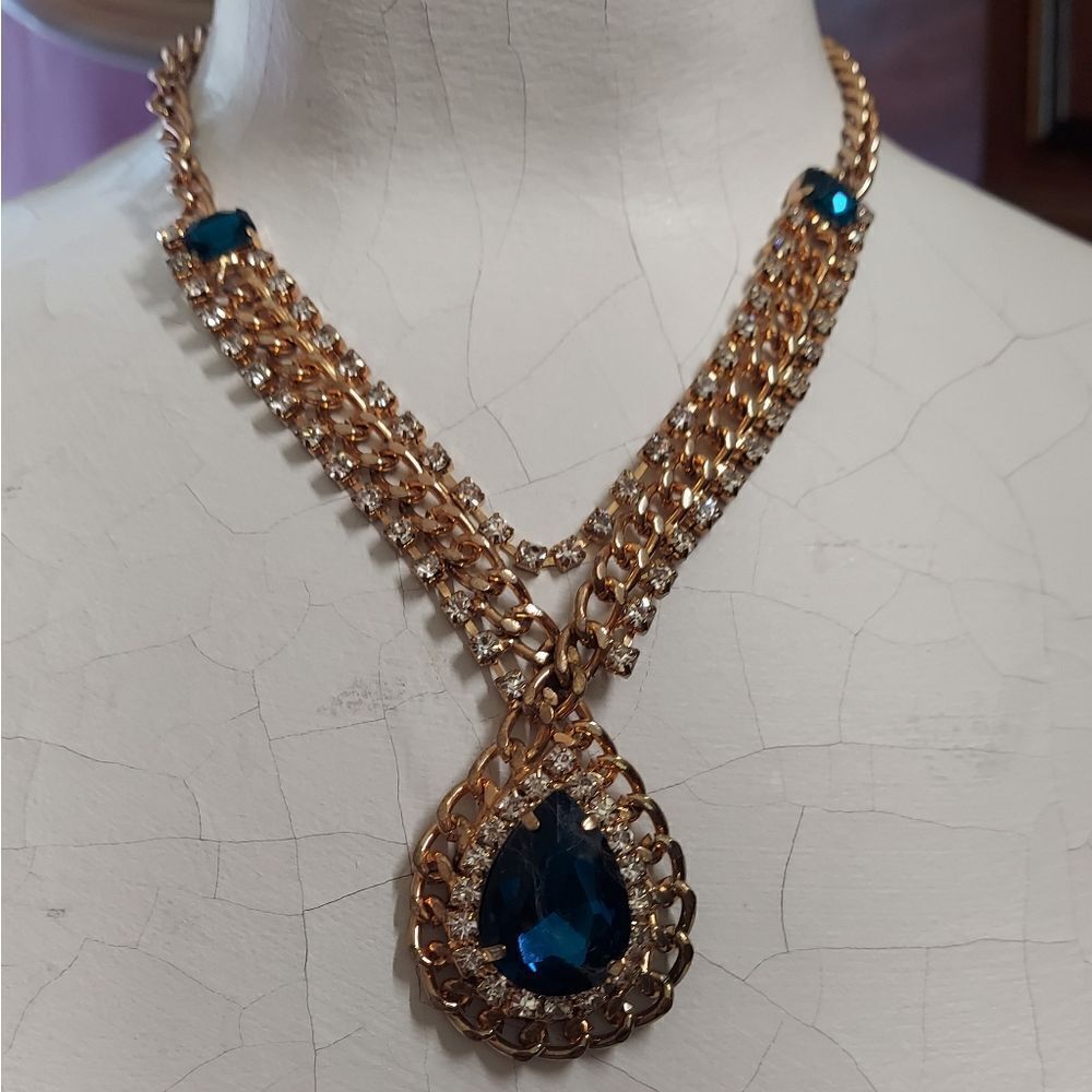 Elegant Vintage Rhinestone Necklace